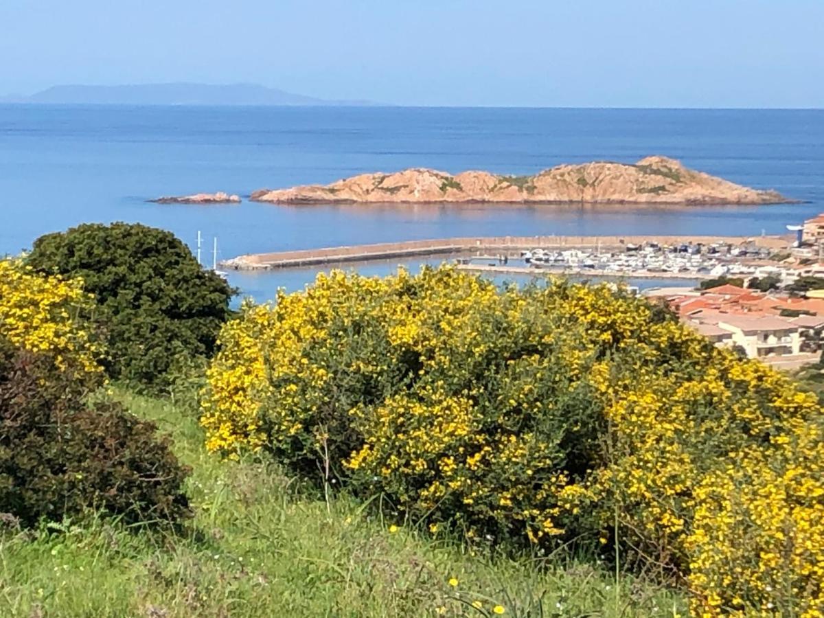 Borgo Spiaggia Isola Rossa Bagian luar foto