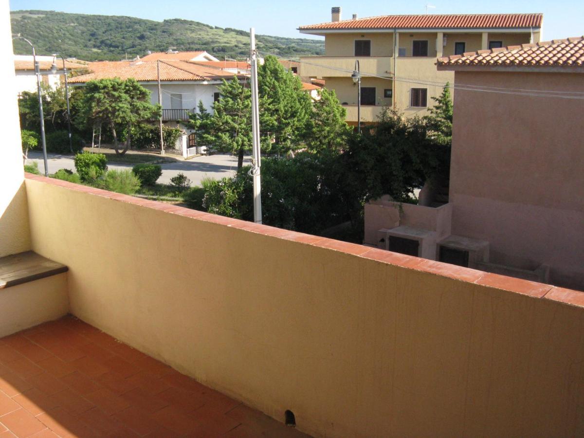 Borgo Spiaggia Isola Rossa Bagian luar foto