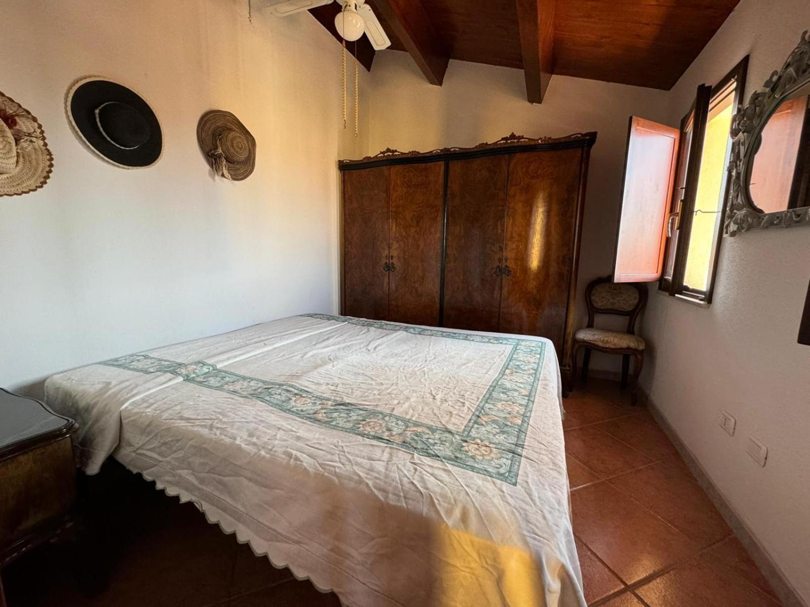 Borgo Spiaggia Isola Rossa Bagian luar foto