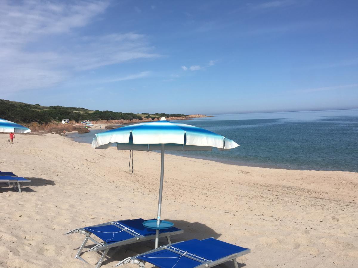 Borgo Spiaggia Isola Rossa Bagian luar foto